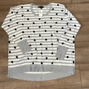 Lane Bryant grey an white sweater size 18-20